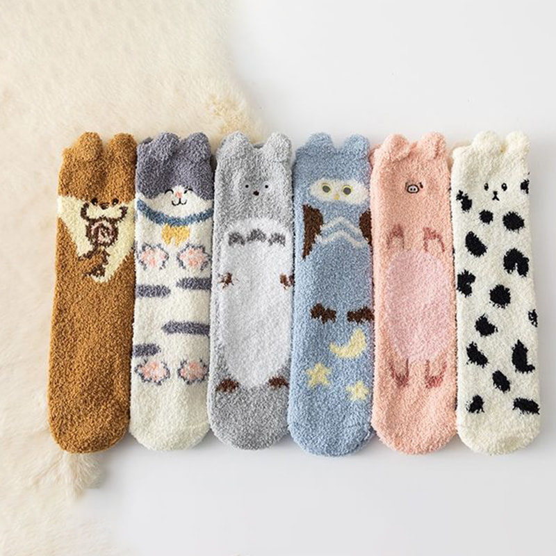 Coral Fleece Socks, Children's Mid Tube Socks, Autumn and Winter Thick Sleep Socks, Cute and Warm Home Confinement Plush Floor Socks