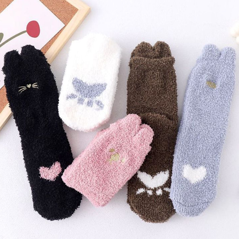 Coral Fleece Socks, Children's Furry Mid-Term Socks, Autumn and Winter Cat Claws, Cute, Anti Slip, Warm Sleeping, Floor Sleeping Socks