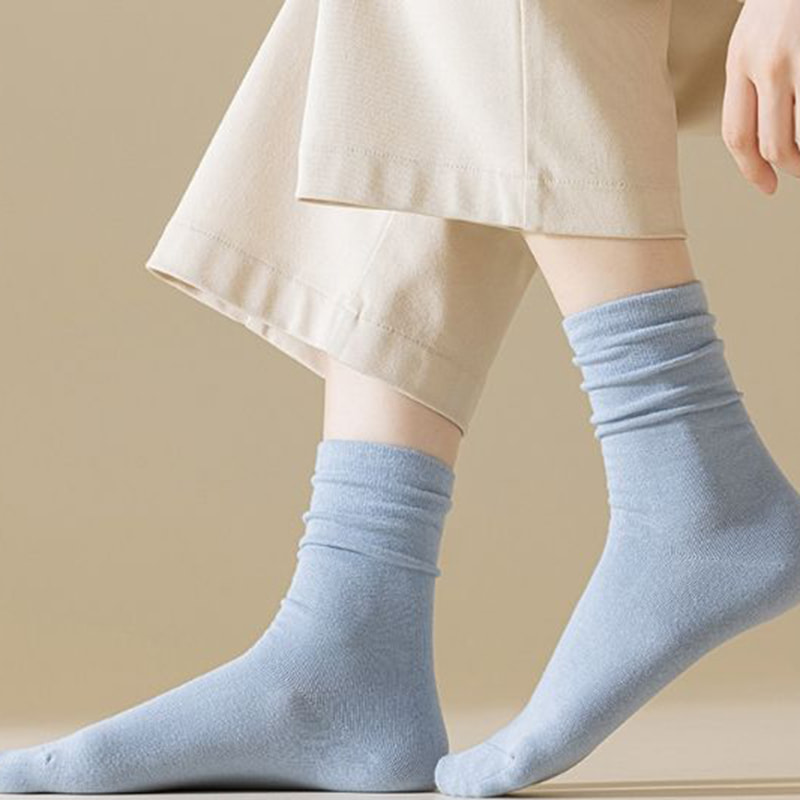 Solid Color Autumn/Winter Retro Style Pile Socks White Socks